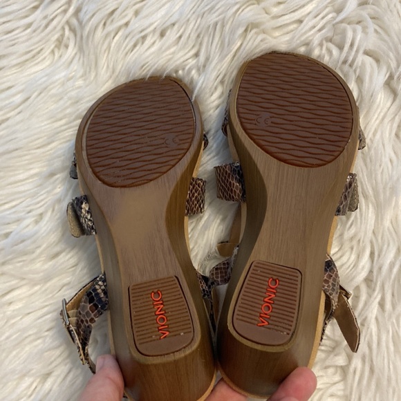 VIONIC Sandals BNWOT size 8 brown and tan color please see all photos (P7) - Picture 7 of 13